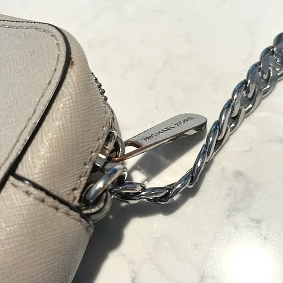 Hello Spring - Picture 3 of 11